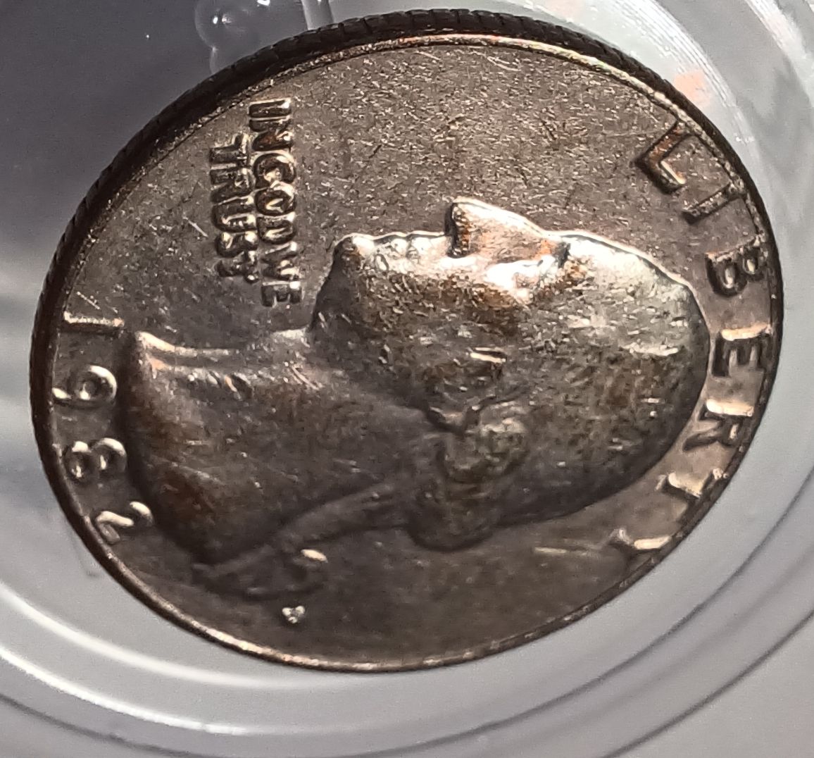 1982-Quarter-With-Copper-Showing-Through-Face.-Cladding-Error?